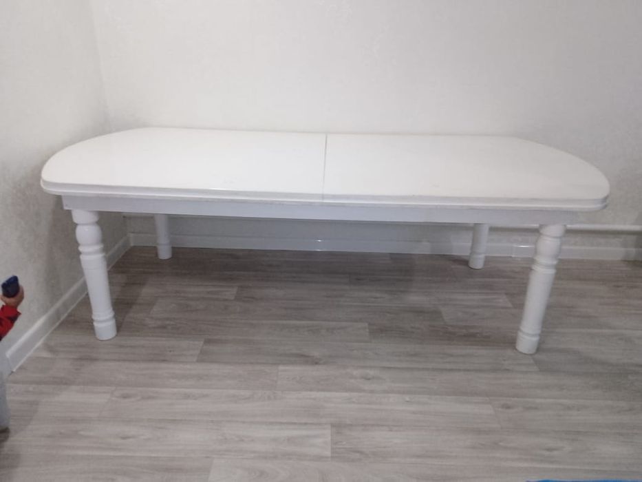 Продается стол чистое дерево