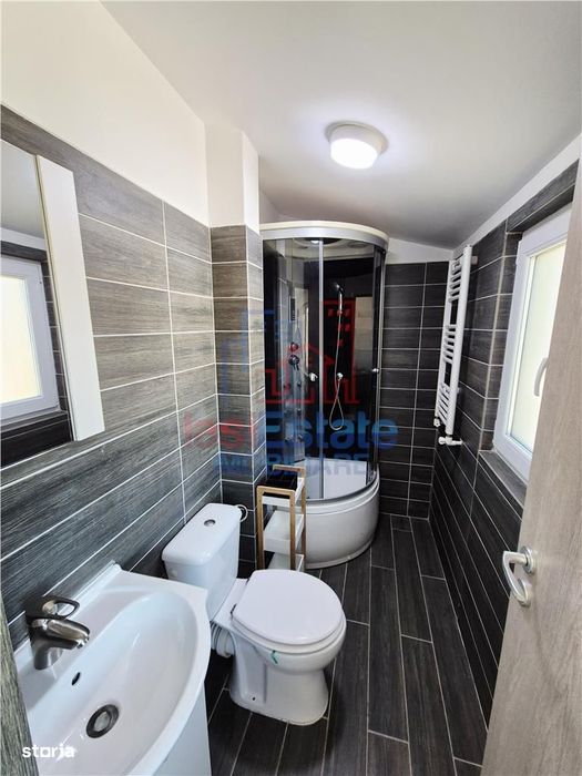 Apartament cu 3 camere utilatmobilat cu parcare