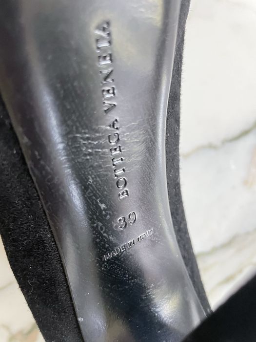 BOTTEGA VENETA botine piele intoarsa (pret noi 7000 lei)
