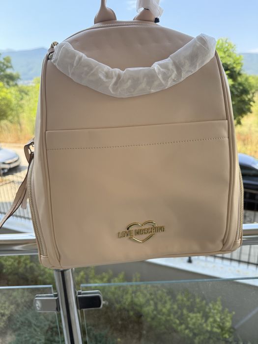 Чисто нова раница Moschino