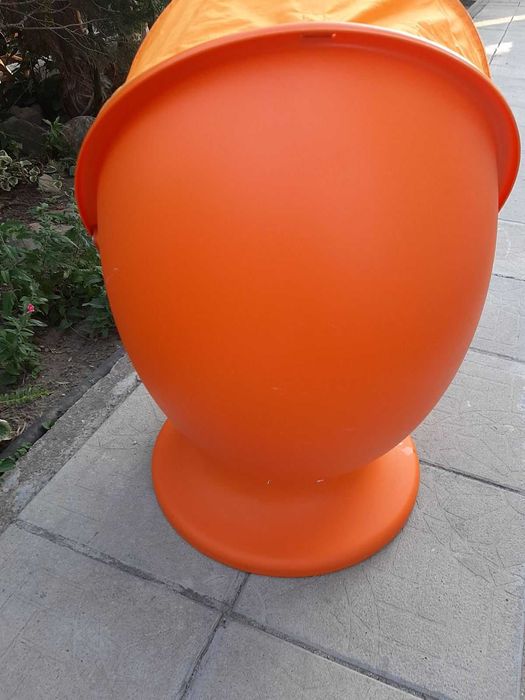 Оранжево детско столче
