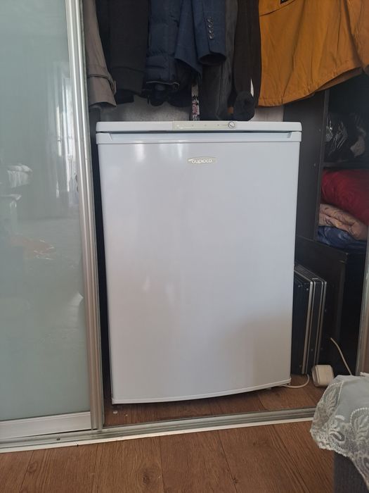 Продам морозильную камеру