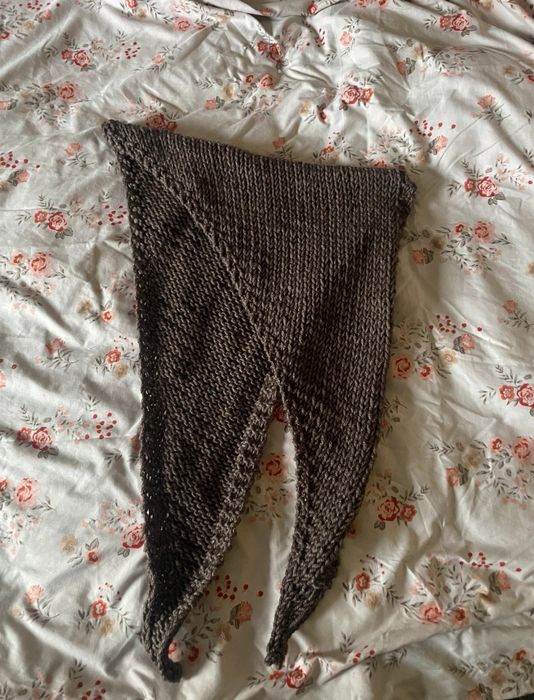 fular triunghiular tricotat cu lana