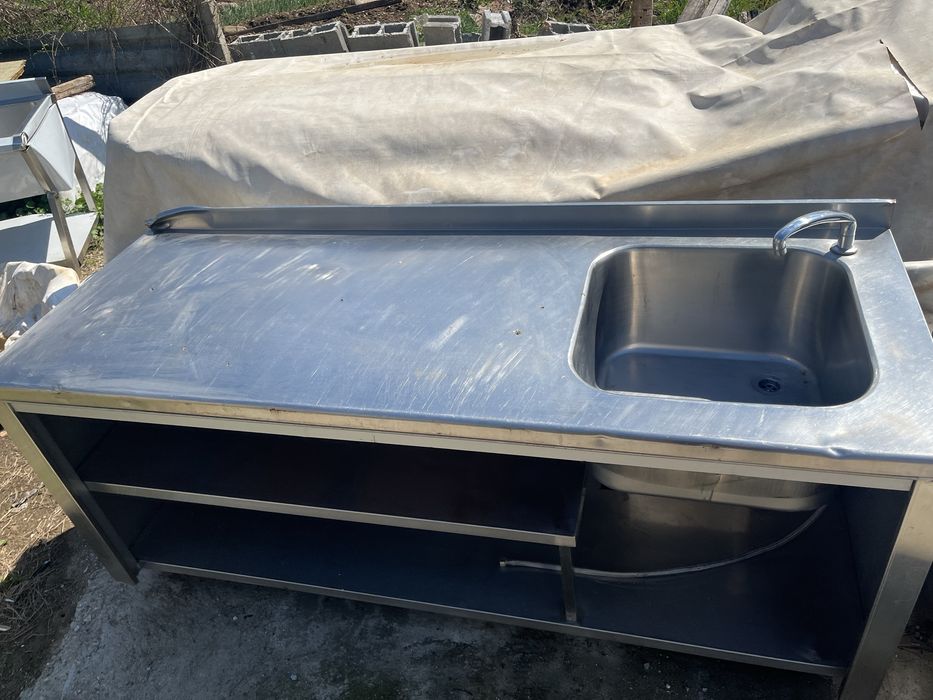 Работна маса неръждавейка