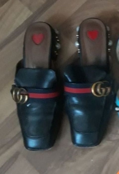 Шлепки кожаные р.38, 2 пары см. все фото