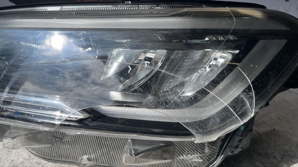 Volkswagen Taigo CS ляв фар