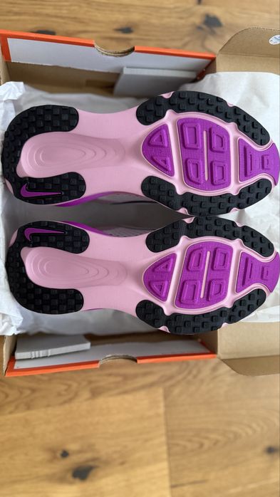 Pantofi alergare Nike Vomero 18