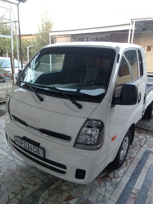 Киа бонго мошина