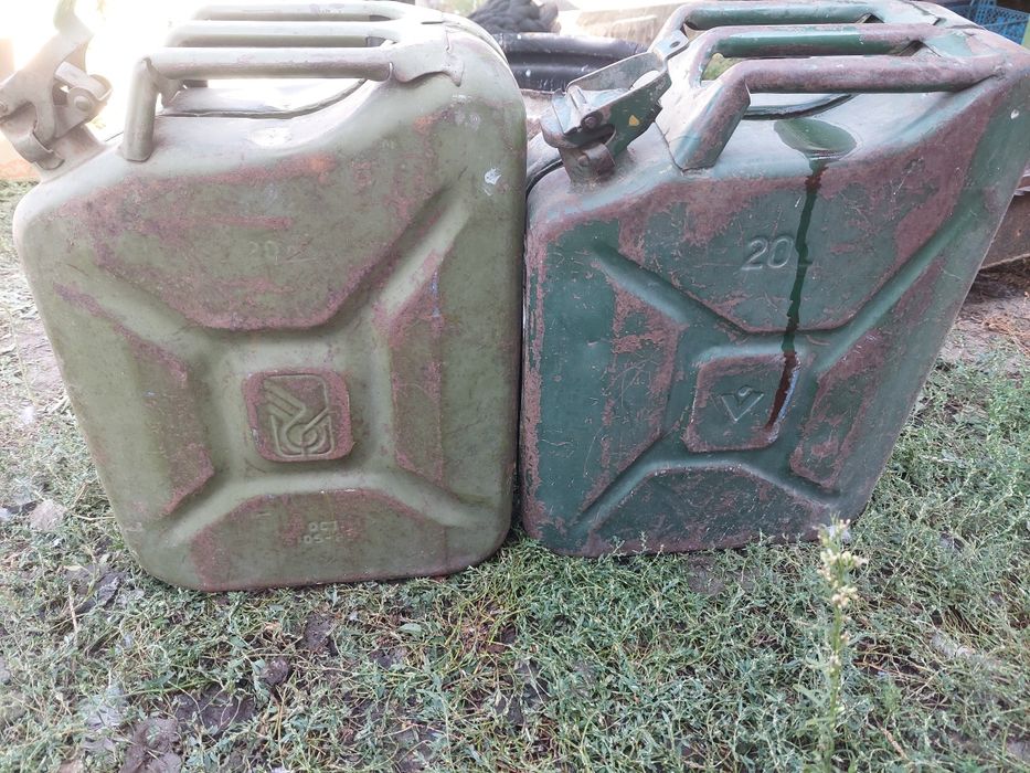 Продам конист для бензина 20л