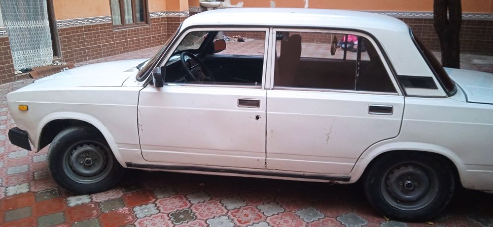 vaz 2107 yili1992 sotiladi