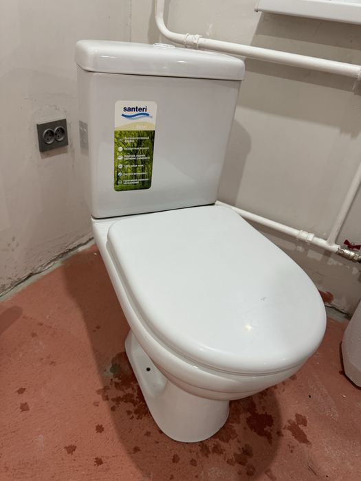 Продам унитаз целый