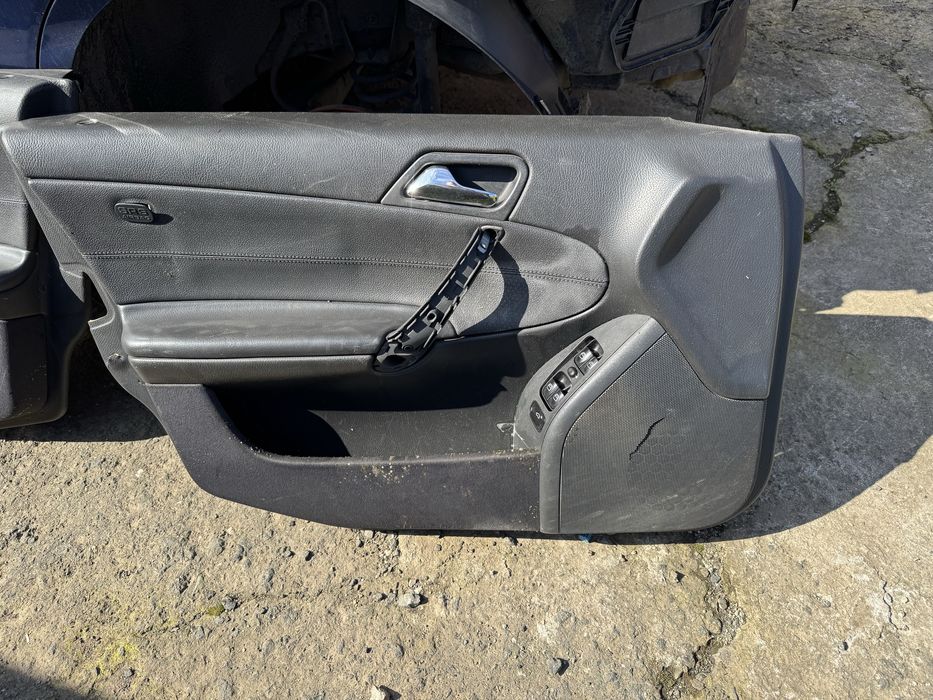 Кожени Кори за Мерцедес ц класа w203 седан