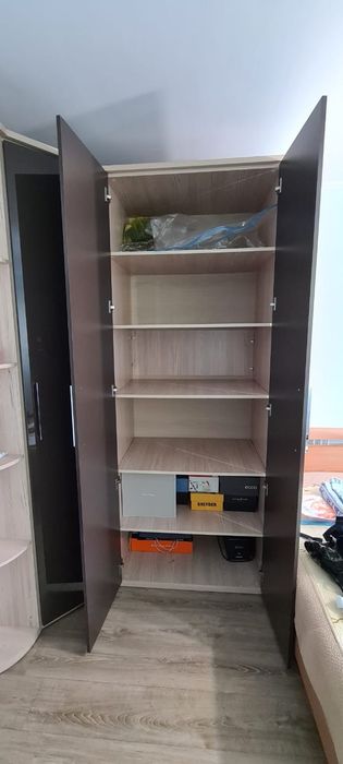 Полноразмерный шкаф