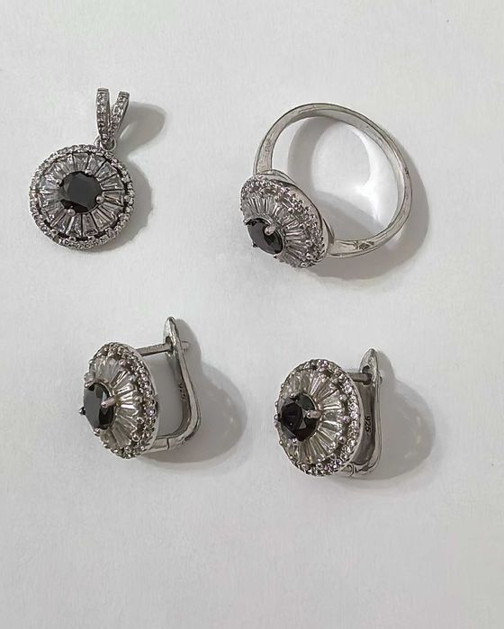 Комплект из серебра