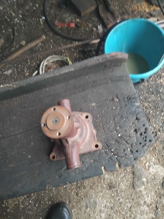 Vând pompă de apă pentru tih