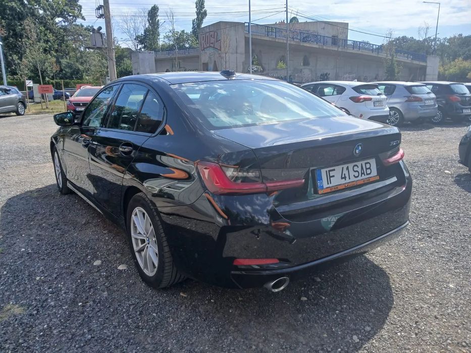 BMW Seria 3 2022 — imagine 4
