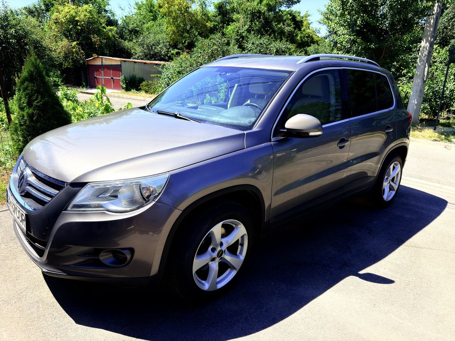 VOLKSWAGEN Tiguan