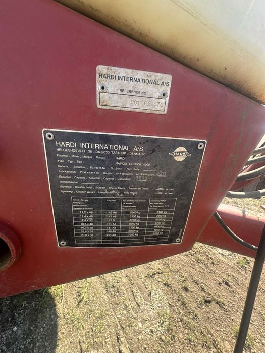 Прикачна пръскачка Hardi Navigator 3000 2011г.