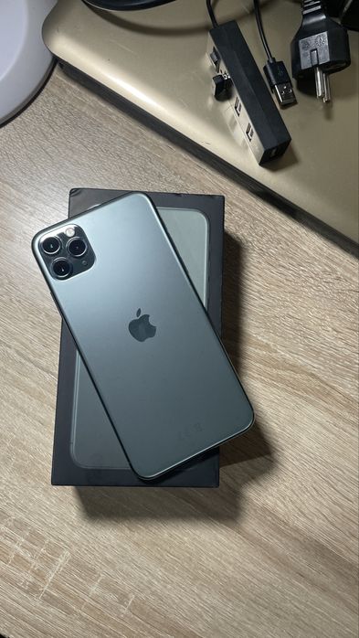 Продам 11 про макс