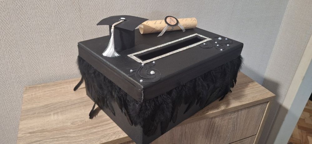 Кутия за пари за абитуриентски бал