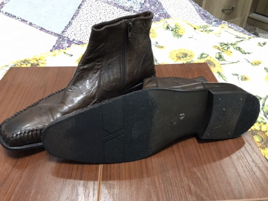 Мужская обувь продается.Каричневые кожаные на замке