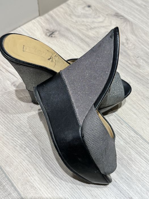 Шлепки на высокой платформе