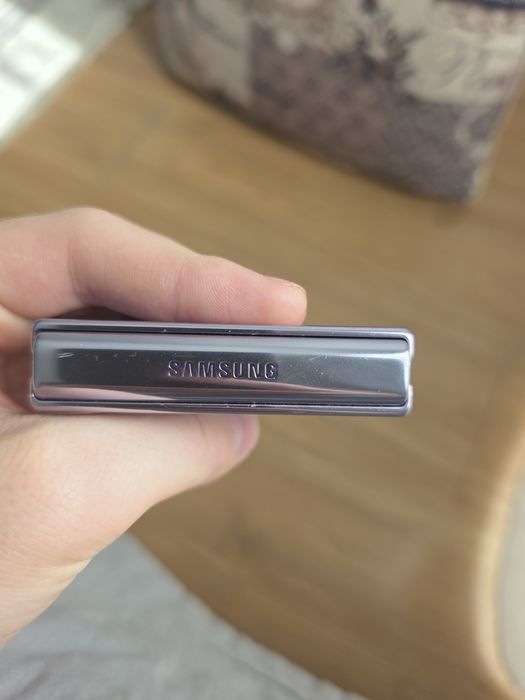 Z 4 flip 256 гб обмен