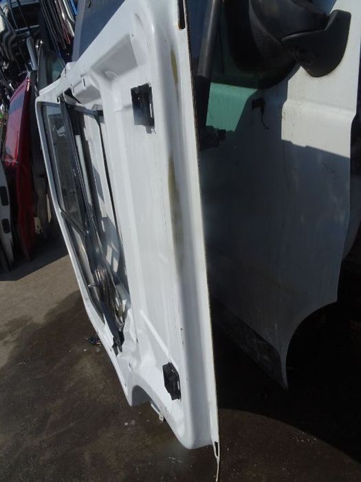 Vand Usa Fata Dreapta Mercedes Sprinter din 2005 volan pe stanga fara rugina fara lovituri