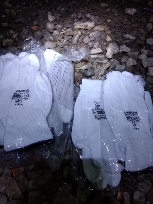 Mânusi lucru spuma poliuretanica banda izolier radiator Logan betoni