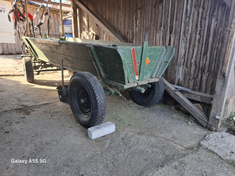 Ham si carut pe lemn  într-o stare foarte bună