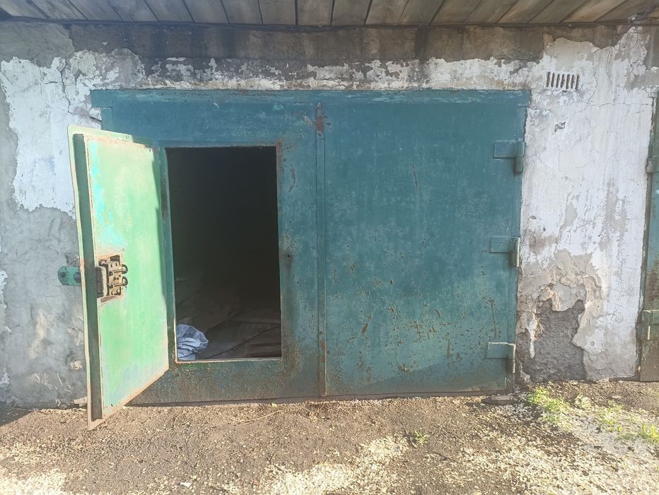 Продаётся гараж 12-микраион