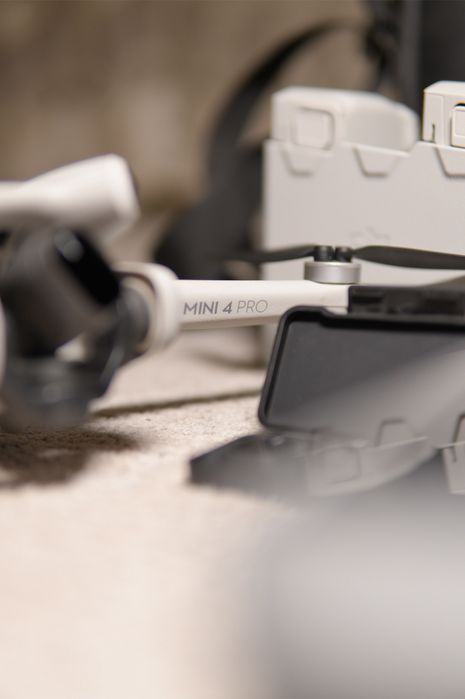 Продам дрон: Dji mini 4 pro