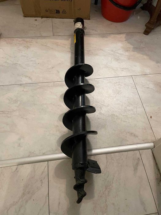 Свредел за пробиване на дупки в почва