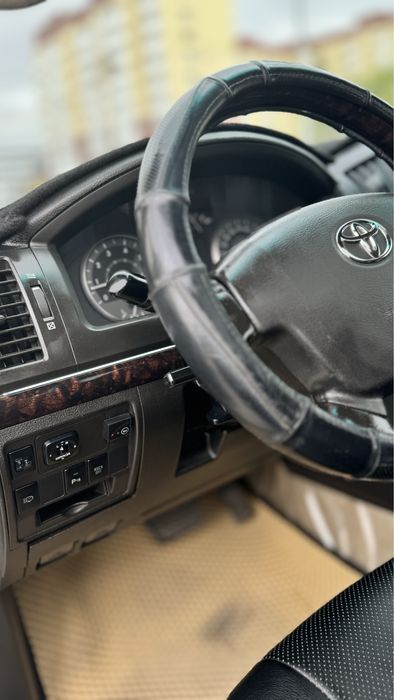 Toyota Land Cruiser 200