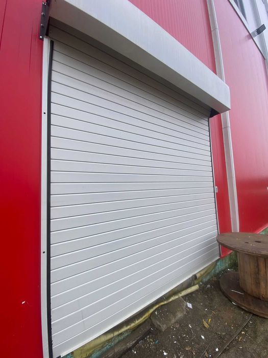 Usi de garaj rulou cu lamela de 100 mm - INDUSTRIALE