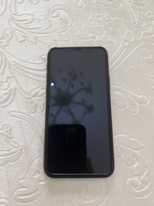 Продам Iphone 11 pro x Apple Watch 3
