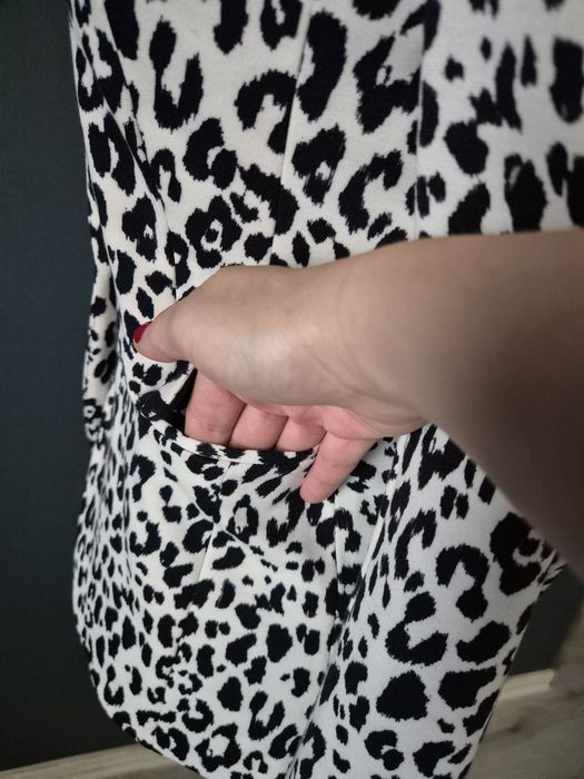 Sacou Blazer H&M Print Leopard Alb-Negru, Mărime EUR 34 (XS) – Office/Casual Șic