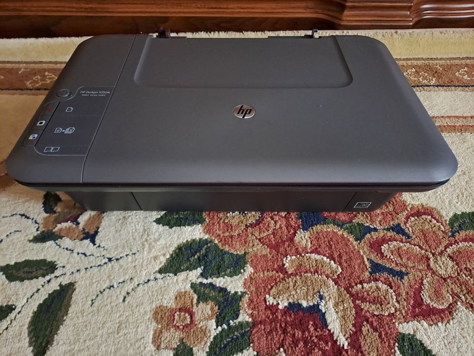 HP Deskjet 1050A || Принтер с цветной печатью.