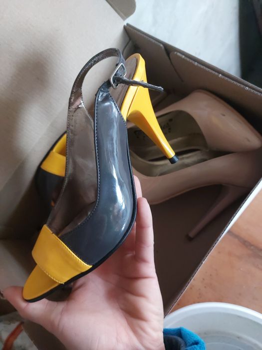 Sandale cu toc subtire