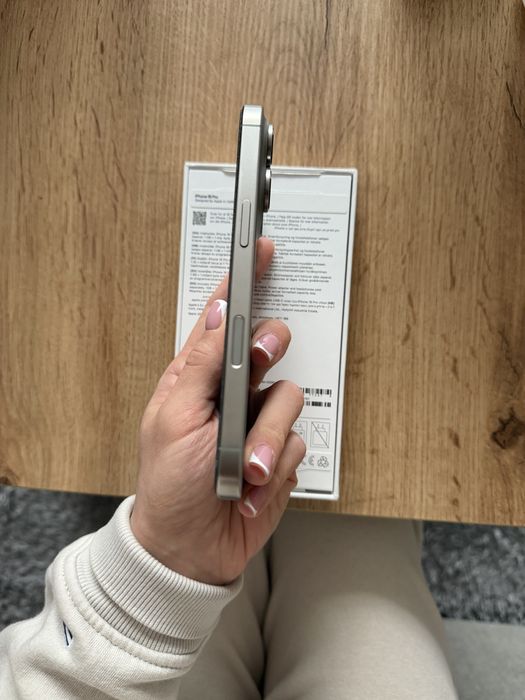 iPhone 16 Pro Natural Titanium 256GB