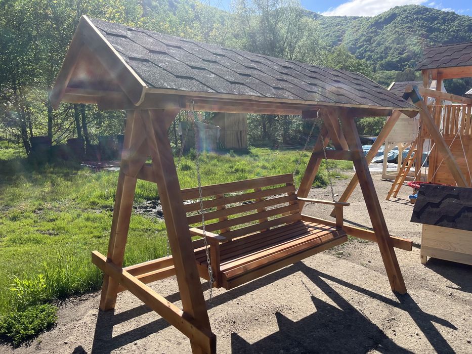 Locuri de joacă din lemn - balansoare, căsuțe, mobilier grădină
