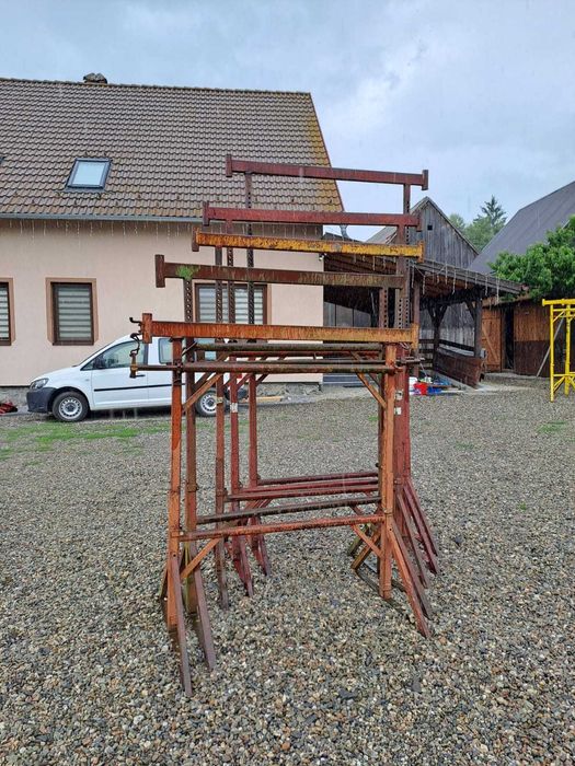 Capra - schela reglabila pivotanta, din metal 1.6 m - 3 m