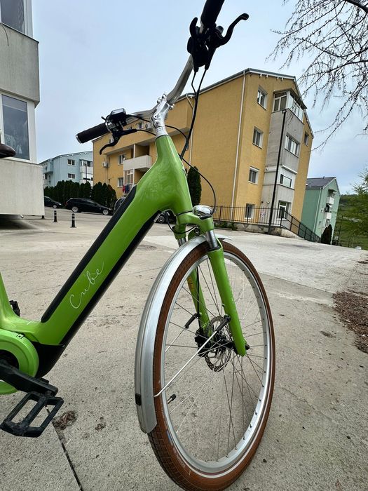 Bicicleta electrica dama Cube Ella Ride Hybrid 500 green n green 2024 Easy Entry
