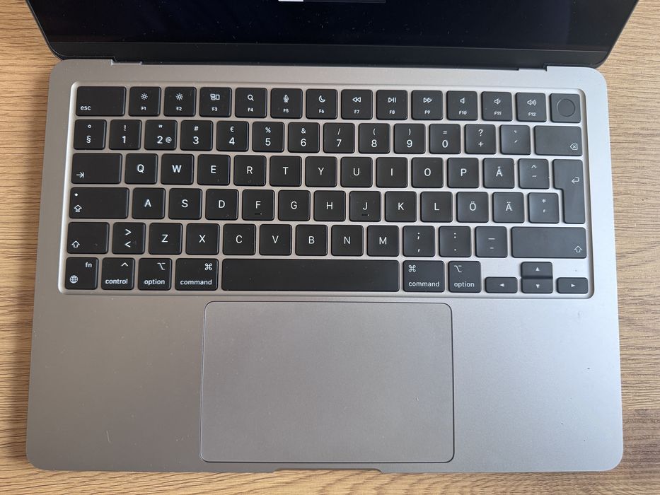 MacBook Air M2 8/256 Гаранция