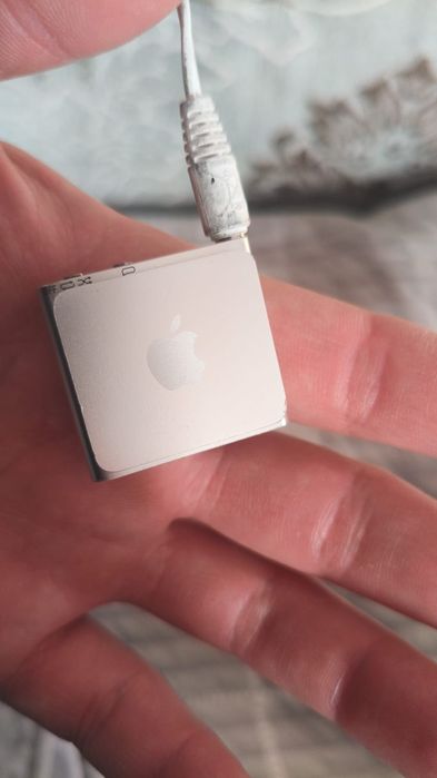 Продам ipod shufle 2 gb