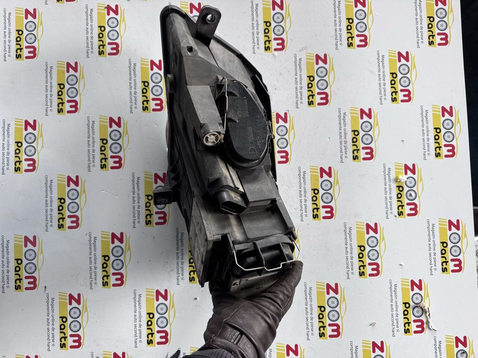 Far dreapta bi xenon adaptiv VW Passat B6 volan stanga 2005-2010