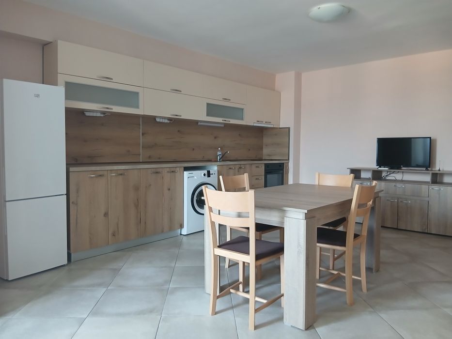 Огромен апартамент за нощувки!