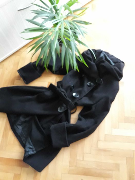 Палтенце в черен цвят