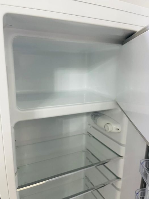 Холодильник Artel, почти новая