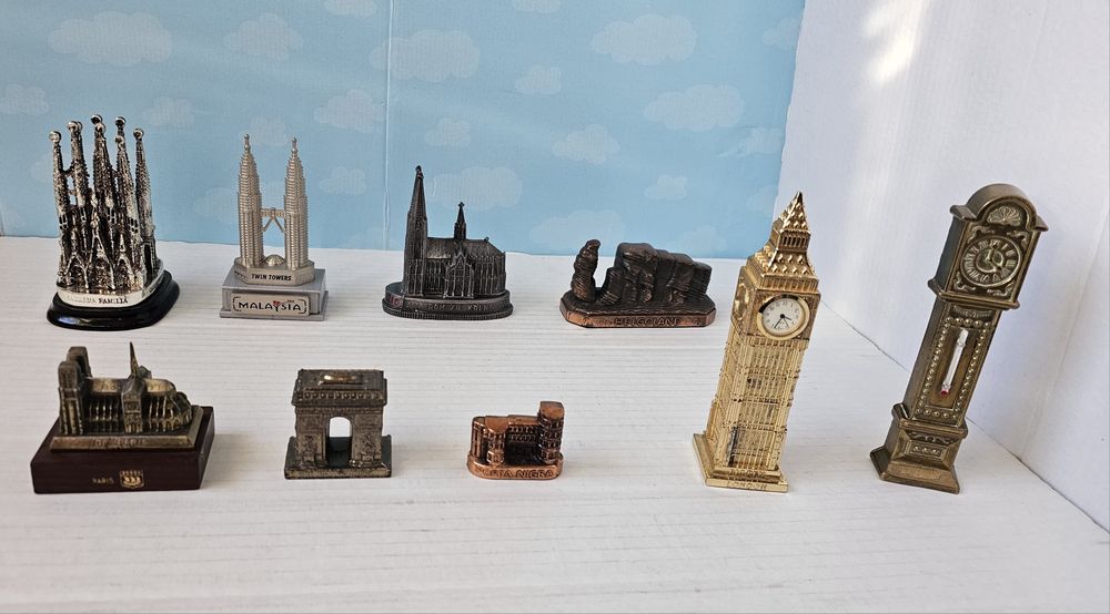 Lot machete ale unor construcții celebre